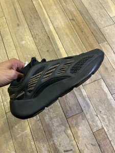 Größe 10 - Adidas Yeezy 700 V3 Clay Brown - Bild 1 von 11