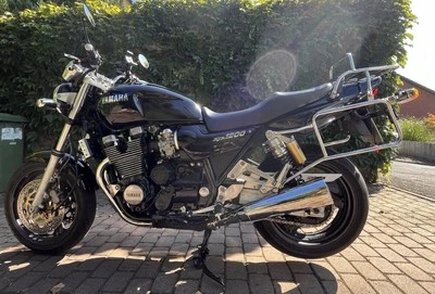 Yamaha XJR 1200, 126 PS ! EZ03/1998 TÜV 05/2026 40700 km mit Koffern neue Reifen - Bild 1 von 4