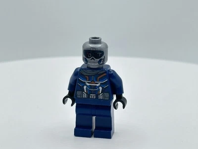 LEGO Super Heroes Taskmaster Minifigure - sh0674 - Set 77905 - Image 1 of 4