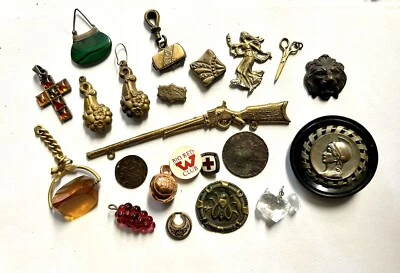 Vintage Charms Old Pieces for Jewelry Making 22 Pieces Coins, Fob, Amber Cross Foto 1 de 4