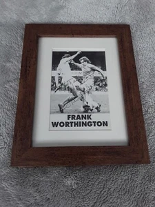 LEICESTER CITY/BOLTON MEMORABILIA-FRANK WORTHINGTON PHOTO HANDSIGNED 6X4 FRAMED - Picture 1 of 8