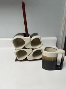 Vintage 5 MCM Rodolfo Padilla Kaffeetassen Tropfglasur Steingut mit Holzständer - Bild 1 von 13