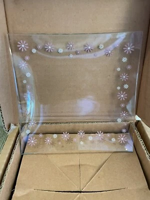 NEW * Pampered Chef Pink Daisy Dessert Plates Set of 4 # 2818 - Image 1 of 4