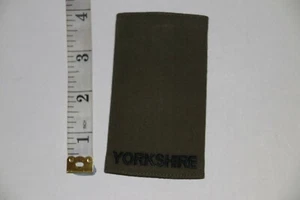 CHARRETERA DE RANGO DE DESLIZAMIENTO ÚNICO EJÉRCITO BRITÁNICO REGIMIENTO DE YORKSHIRE - Imagen 1 de 1