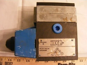 Vickers Directional Valve 02-119576-DG4S4LW012AB60 Pilot Valve 868982 - Picture 1 of 9