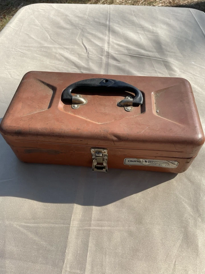 Caja de herramientas/aparejos de pesca de metal Old Pal Woodstream 17543 de colección 13" x 6" x 4" Foto 1 de 4