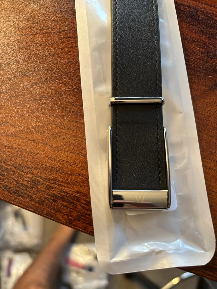 Whoop 5.0/MG Black Leatherluxe Band - Shiny Silver Clasp- Whoop Logo - Image 1 of 4