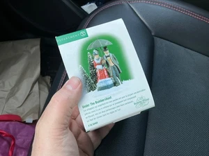 Vtg Dickens Village "Under The Bumbershoot" Figures Umbrella Dept 56 Item #58460 - Picture 1 of 5