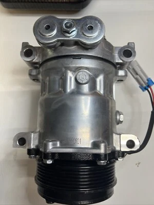 Compresor de aire acondicionado solo para camioneta Chevy GMC K1500 K2500 K3500 1996-1998. Foto 1 de 4