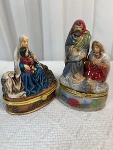 Lotto di 2 scatole portagioie Natività Gesù Maria Giuseppe in porcellana alte 3,75” - Foto 1 di 21