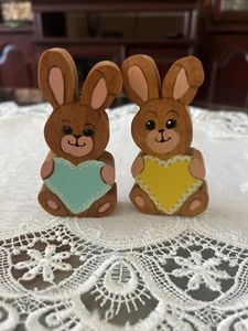Pair Of Vintage Hand Painted Wood Cut Out Easter Bunnies Holding Hearts 4” - Picture 1 of 2