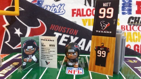 NFL Teenymates 2017 Series 6 Houston Texans Lineman J.J. Watt figure/locker set Cover