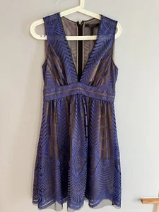 BCBGMAXAZRIA REGAL BLUE COMBO KELLYN EMBROIDERED DRESS SIZE 4 - Picture 1 of 10