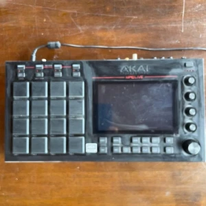 Controlador de producción de música en vivo Akai MPC con adaptador - Imagen 1 de 1