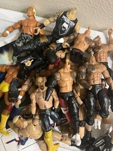 16 unvollständige WWE Elite Actionfiguren Hulk Hogan Steve Austin für Ersatzteile - Bild 1 von 13