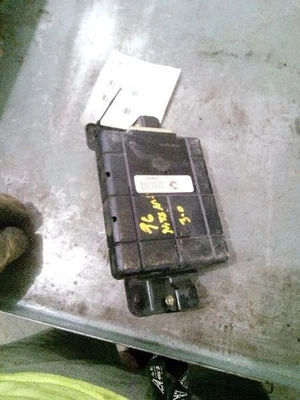 Chasis ECM ABS debajo del asiento del conductor se adapta a camioneta Nissan 91-97 91065 Foto 1 de 4