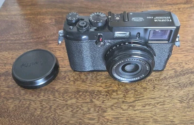 Fujifilm X100, Extra  Battery + 32gb - Image 1 of 4