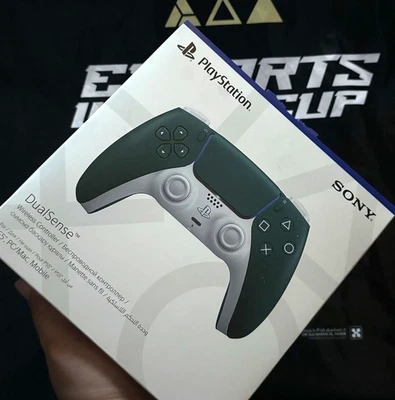 EWC/ Worldcup2025 Ps5 AlpineGreen Limited Edition Exclusive Dualsense Controller - Image 1 of 4
