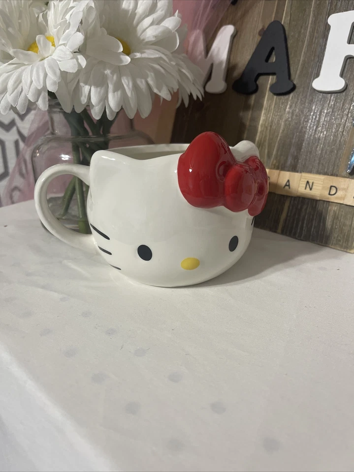 Hello Kitty Face Ceramic 3d 22 Ounces White Sculpted Mug