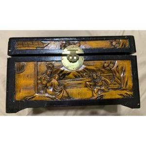 Oriental Themed Box with Red Felt Lining - Picture 1 of 9