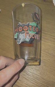 Hooters Football - 18 Unzen Pint Libby Bierglas "The Way To Watch The Game" - Bild 1 von 5