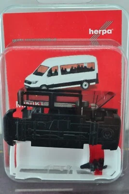 Herpa 012935 MAN TGE Passenger Bus Van Building Kit HO 1:87 Scale - Image 1 of 2