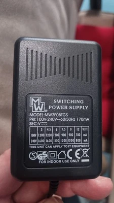 Box of 40 pcs Universal Switching Power Supply, US/UK/Euro/AU Plugs, 3-12V DC - Image 1 of 4