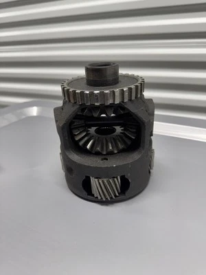 2007 Saturn Vue Rear Suspension Differential Assembly GM 19125757 - Image 1 of 4