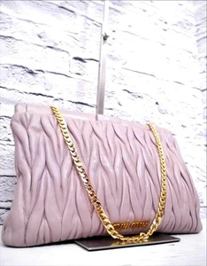 Rosa Leder Kette Clutch Handtasche von MIU MIU im Matelasse Stil JAPAN - Bild 1 von 9