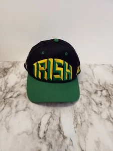 Cappello berretto Notre Dame 7 1/4 aderente Top Of The World - Foto 1 di 6
