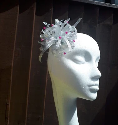 Impresionante clip de cocodrilo fascinador rosa/plateado Fushia/nuevo/en caja Foto 1 de 3