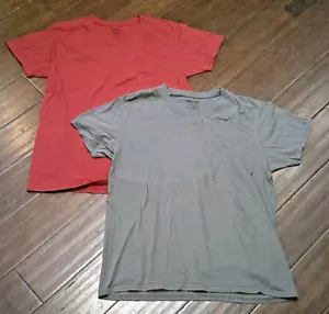 Set 2 Herren Gildan Baumwolle V-Ausschnitt T-Shirts groß rot grau - Bild 1 von 1