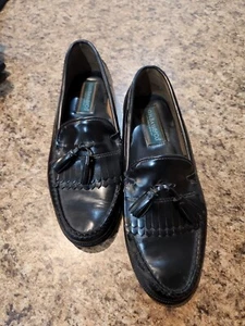 G. H. Bass & Co schwarze Halbschuhe Herren Größe 8,5 M Leder Quaste - Bild 1 von 7