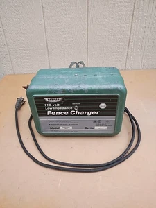 Parmak Fence Charger Fieldmaster FM-1 Precision 110V Low Impedence 15 Mile Range - Picture 1 of 11