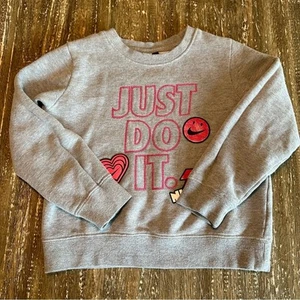 Girl's Nike Embroidered Just Do It Smiley Face Sweatshirt, Grey Pink, Size 6X - Picture 1 of 5