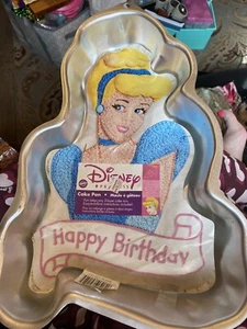 New Disney Princess 'Cinderella' Cake Baking Pan by Wilton - Picture 1 of 2