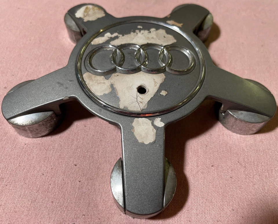 AUDI 8T A5 S5 RS5 2008-2016 A4 D3 A8 TAPACUBOS CENTRAL DE RUEDA FABRICANTE DE EQUIPOS ORIGINALES 4F0601165N Foto 1 de 4