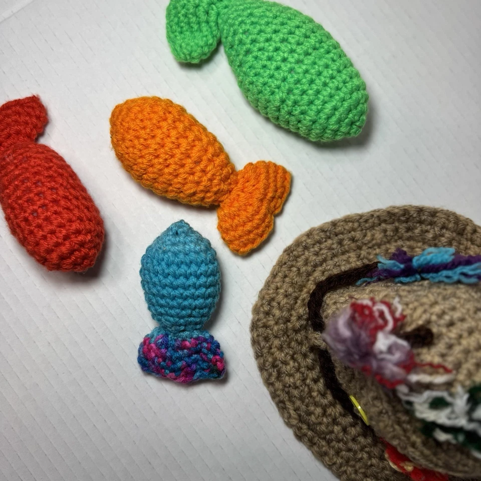 Juego de utilería para fotos de recién nacido de ganchillo - Sombrero de pesca y pez - Traje de bebé hecho a mano Foto 1 de 4