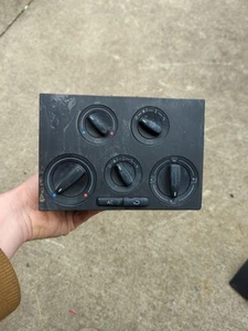 7D1820045E HEATING CONTROL UNIT WITH AC VW Eurovan Camper 2002 - Picture 1 of 5