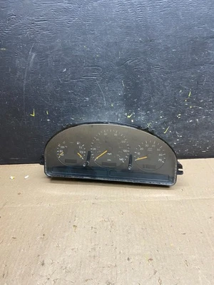 1998-2005 Mercedes W163 ML320 ML430 Instrument Cluster Speedometer U4700 DG - Image 1 of 4