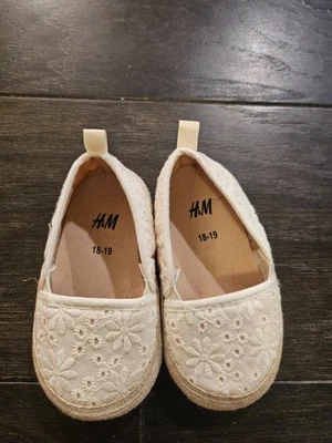 hm espadrilles baby girl shoes size uk 18-19 white - Image 1 of 3