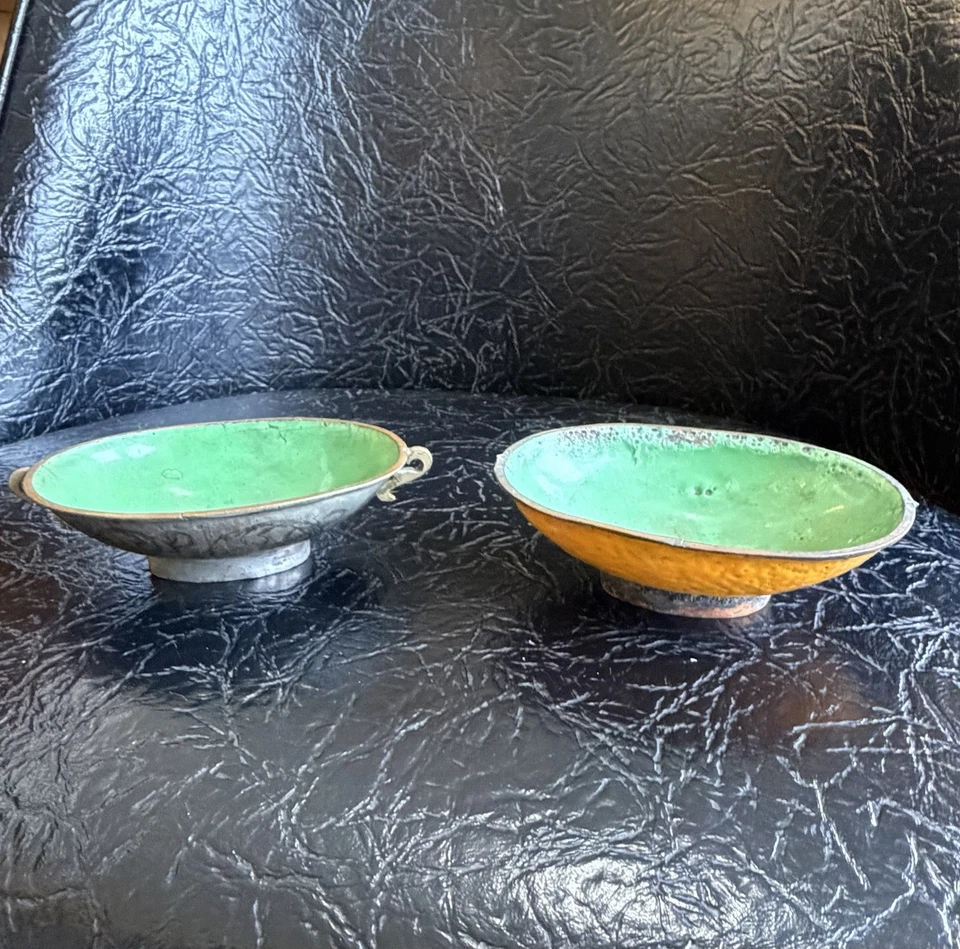 Par de cuencos esmaltados chinos vintage interiores verdes marcados China Foto 1 de 4