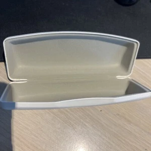 Anne Klein off white hard eyeglass clamshell case with logo  6" x 2" x 2" - Picture 1 of 4