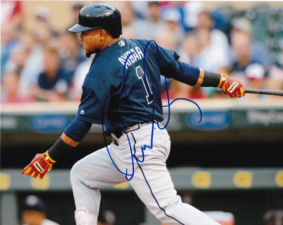 ERICK AYBAR ATLANTA BRAVES ACCIÓN FIRMADO 8x10 Foto 1 de 1