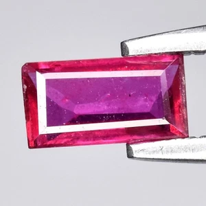 π 0.34ct 5.7x3mm Baguette Natural Pinkish Red Ruby - Heated Mozambique Gemstone - Picture 1 of 4