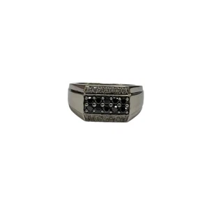 9ct 9k White Gold Black + White Diamonds Men’s Signet Ring. Size V. Brand New - Picture 1 of 8