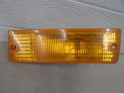 DODGE SHADOW SUNDANCE 87-1991 Park Lamp Turn Signal LH DRIVERS SIDE BUMPER MOUNT - Image 1 of 3