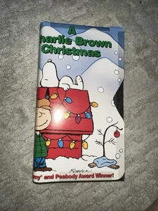 Peanuts Classic A Charlie Brown Christmas VHS Video Tape 1994 Paramount Pictures - Picture 1 of 3