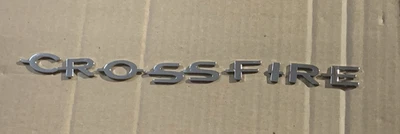 04-08 Chrysler Crossfire Convertible Emblema Logo Letrero Letras Maletero Trasero -LEER Foto 1 de 4