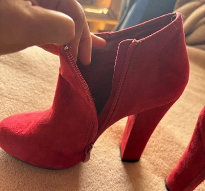 Botas altas rojas al tobillo talla 7,5 con cremallera lateral para mujer Foto 1 de 3